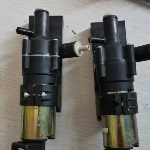 奔驰原装水泵,型号WPR 403 853 12V电压,拆机品--议价商品