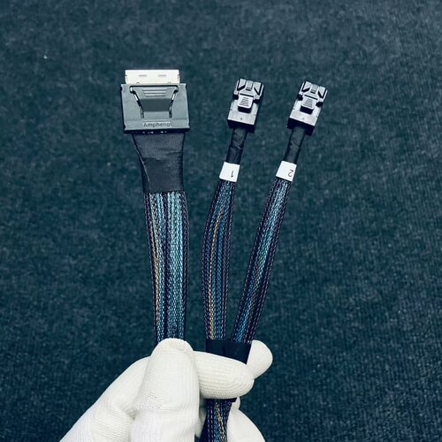 40条】安费诺SFF8611-8i OCLINK转2*SFF--议价商品