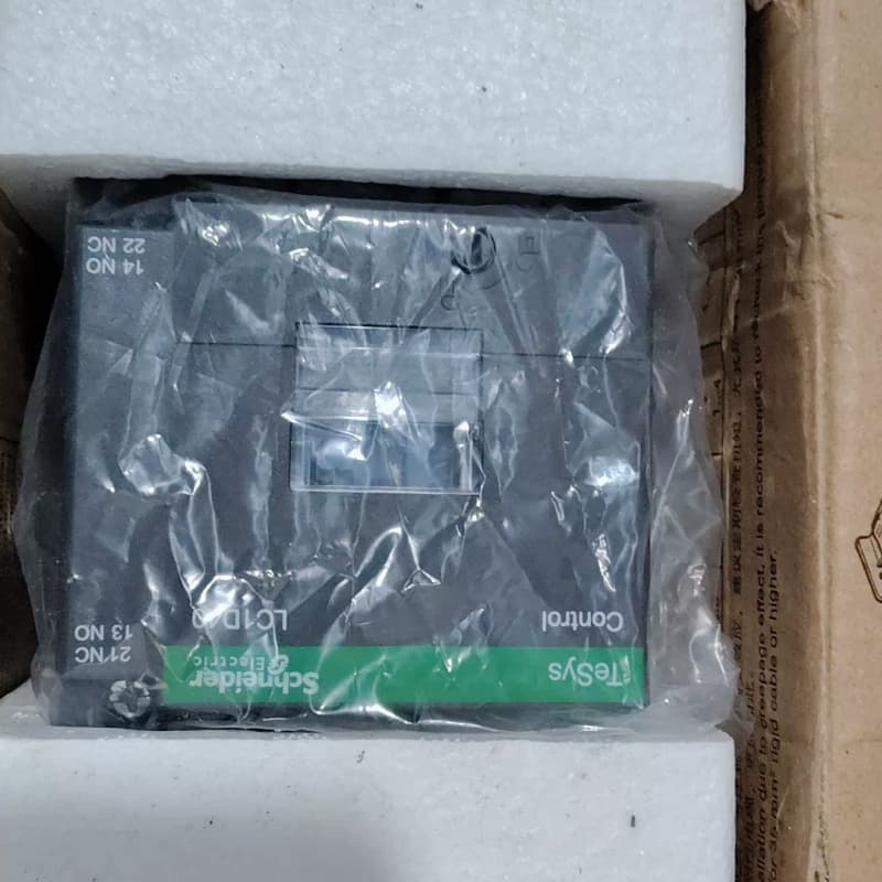 工程剩余全新施耐德LC1D40Q7C 接触器新款黑色。现--议价商品