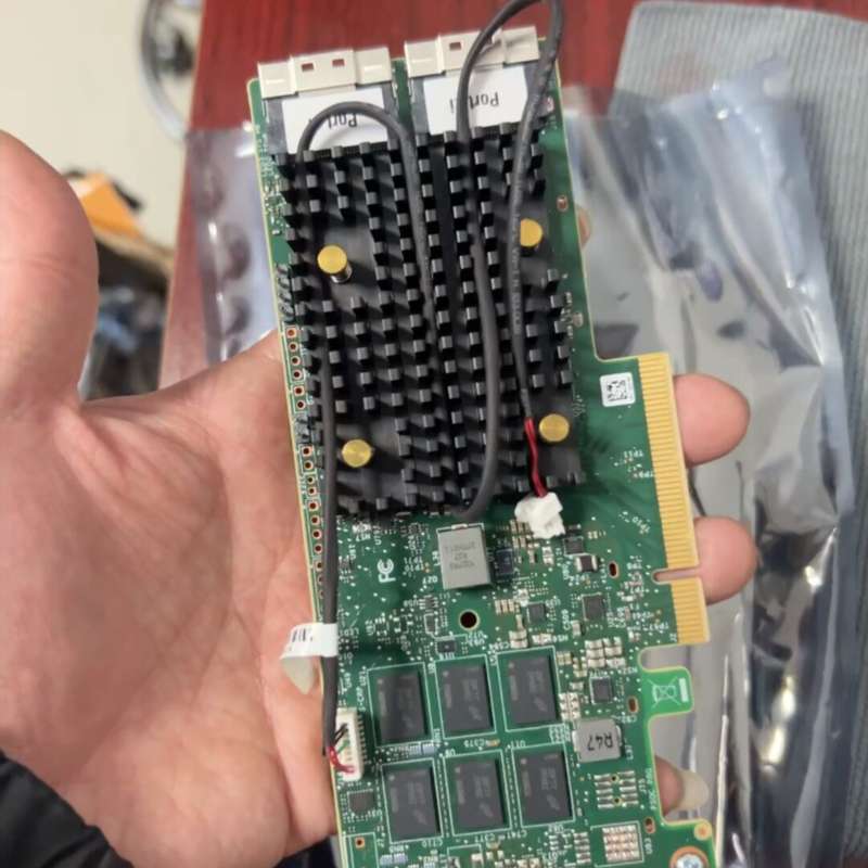 全新 9560-16i 阵列卡 4G缓存 性价比高非956--议价商品