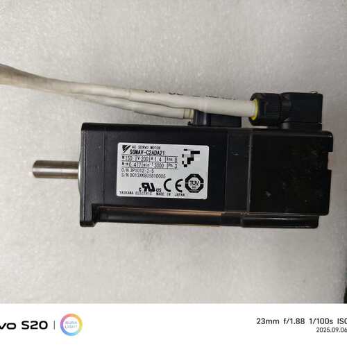 SGMAV-C2ADA21安川伺服电机功能包好成色新实物如图--议价商品