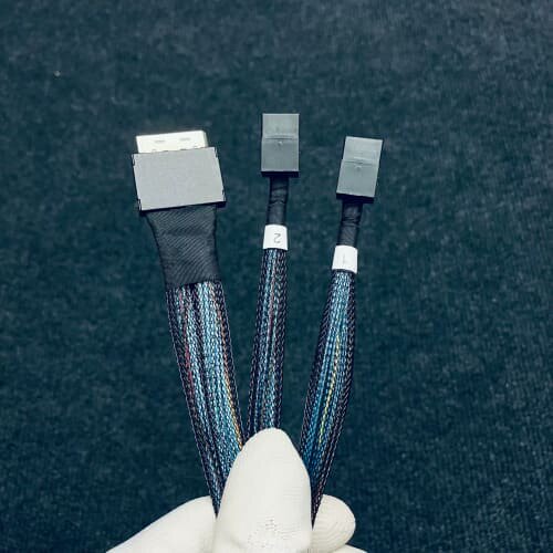 40条】安费诺SFF8611-8i OCLINK转2*SFF--议价商品