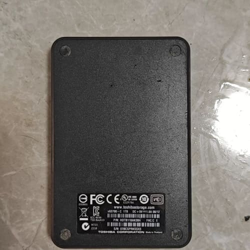 东芝1T移动硬盘 v63700-C--议价商品