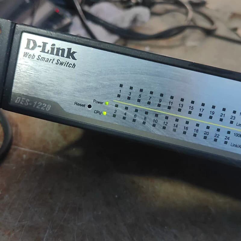 D-LinK,交换机,DES-1228,一台,二手拆机,通电--议价商品