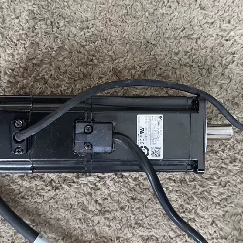 二手安川伺服电机 SGMAH-04A1A6-0Y 8.--议价商品