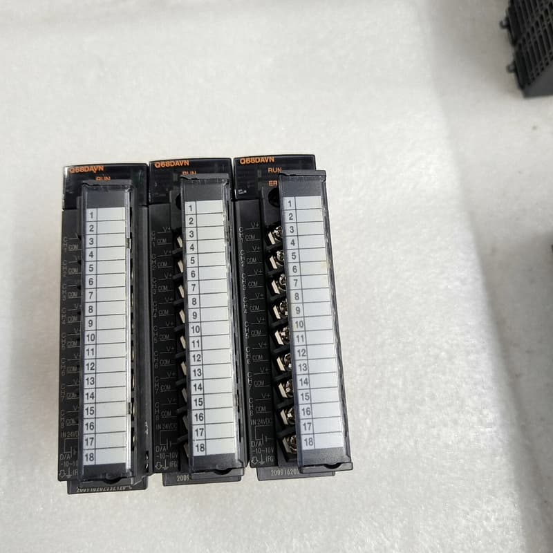 三菱Q系列PLC模拟量模块 Q68DAVN功能包好 成色实物--议价商品