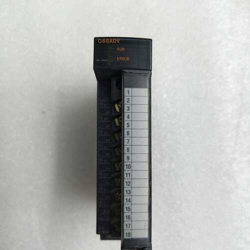 Q68ADV模拟量模块，原装正品拆机件，成色几乎全新，外--议价商品