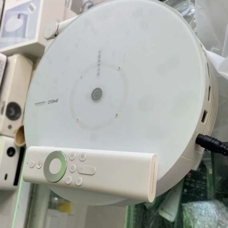 极米 G9S投影机,九新以上,原装遥控及适配器 效果好--议价商品