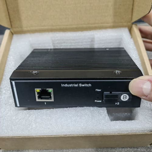 #监控器材及系统 工业级千兆一光一电收发器(千兆1光1电)工--议