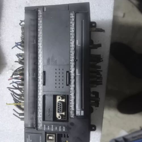 欧姆龙PLC一个，型号：CP1E-N60DR-A，实图拍摄所--议价商品