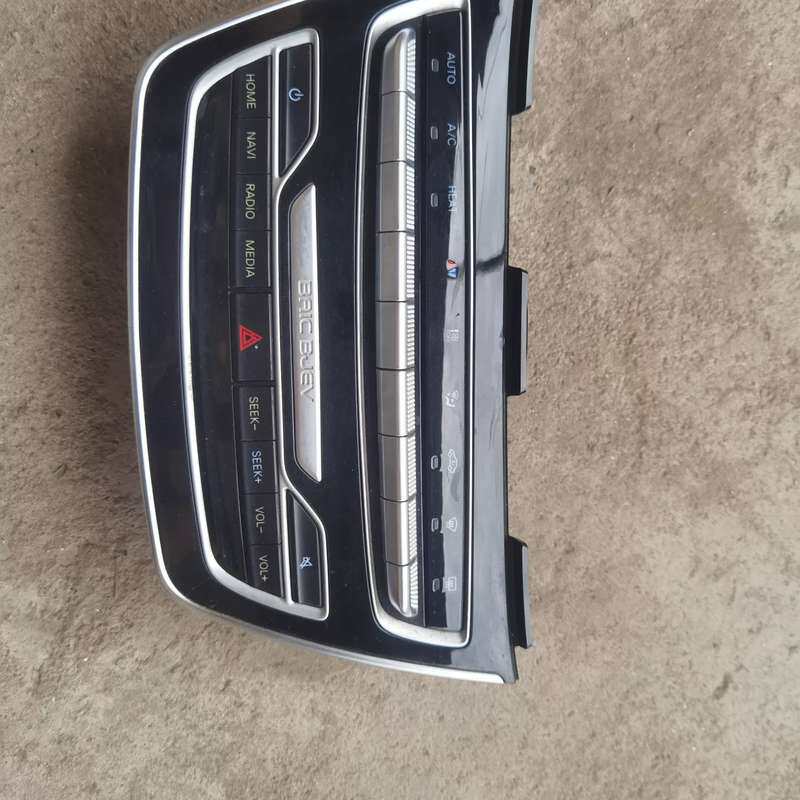 北汽新能源EU5原装拆车空调控制面板,型号C40DB-ACP--议价商品