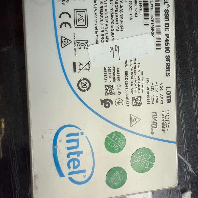 英特尔 1.0T 2.5 NVME U.2 硬盘！！！--议价商品