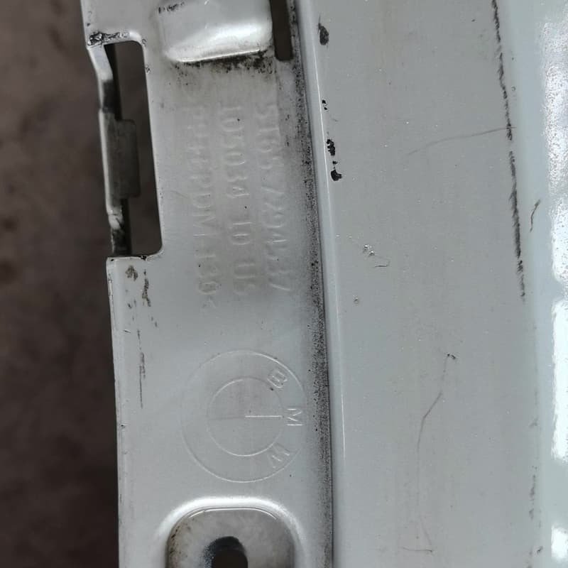 宝马 新款X5,有伤如图,塑料原车拆车件,需要点我想要,具体--