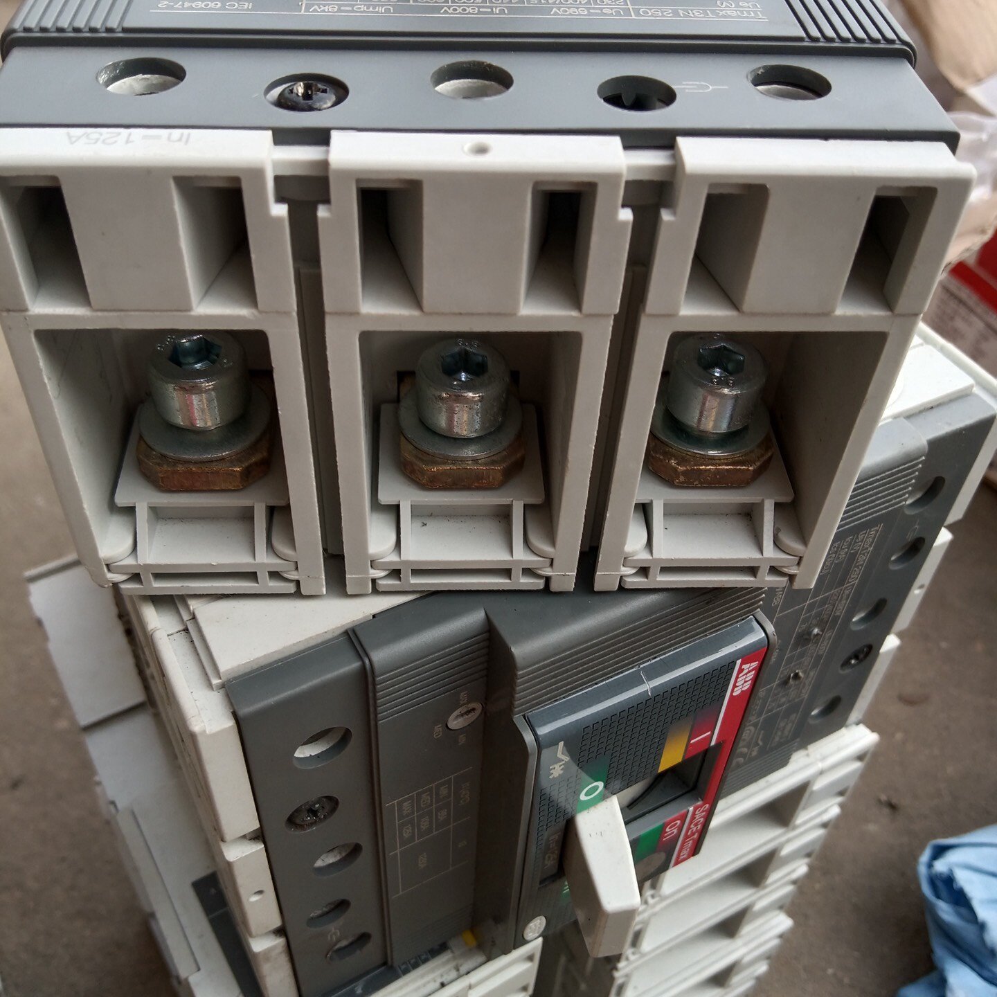 议价--正品ABB塑壳断路器、3p,闲置物资,按二手价格处理,实物