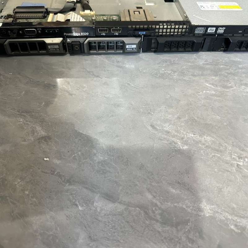 戴尔DELL R320 1U机架式服务器,成色很新,如图所--议价商品