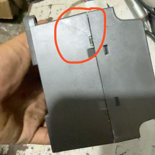台达PLC控制器，型号DVP40ES200T，成色一般，外壳--议价商品