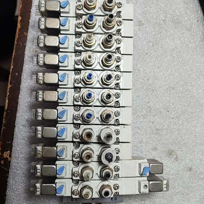 SMC电磁阀组，SY5l20-5LZE-01，9片SY532--议价商品