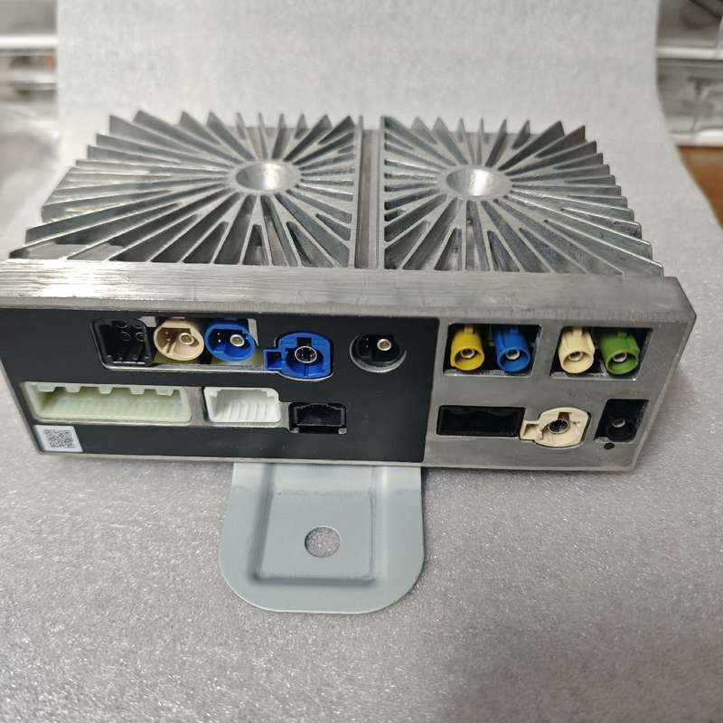 比亚迪主机,车载终端,一拖二,内置功放,SA3EF-7924--议价商品