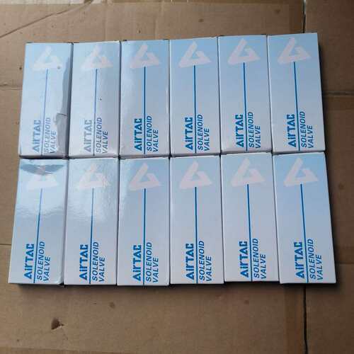 亚德客电磁阀5V130C-M5 DC24V，实物图片！原装正--议价商品
