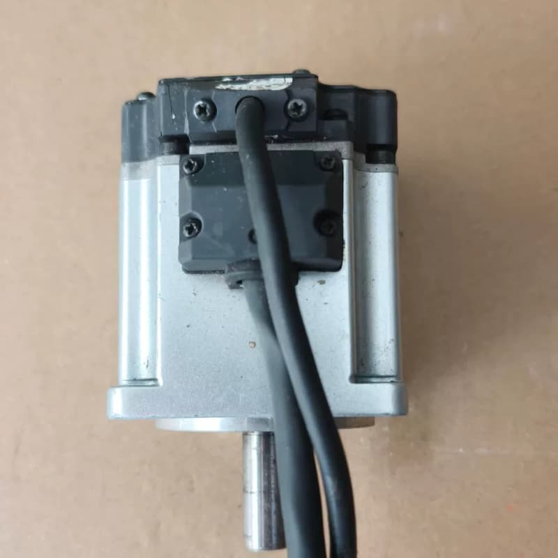松下A6伺服电机 MHMF022L1C2M，200W，拆机件--议价商品