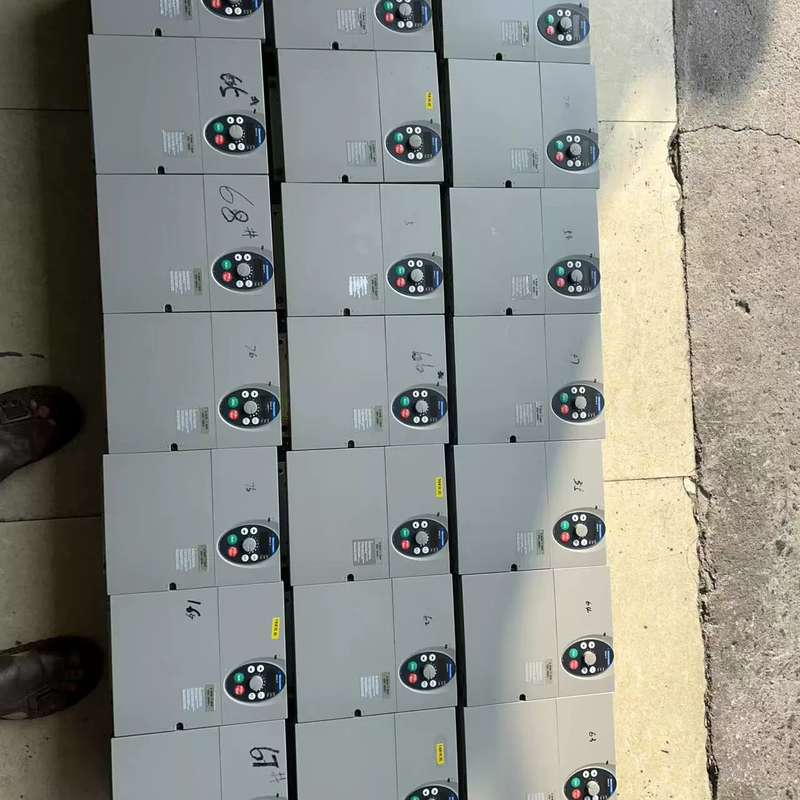 施耐德31变频器5.5kw（ATV31HU55N4A）二手拆--议价商品