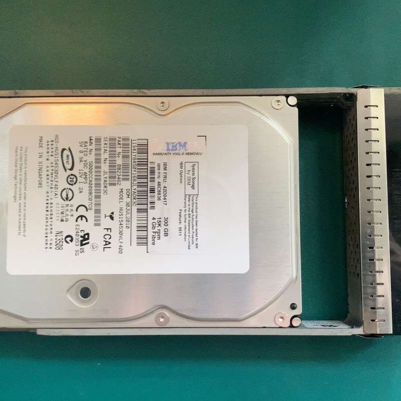 IBM 300G 15K FC服务器硬盘--议价商品