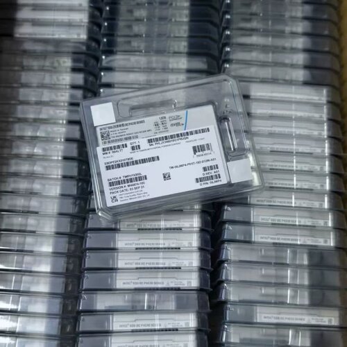 全新英特尔P4510 1T U.2 零售版 固态硬盘--议价商品