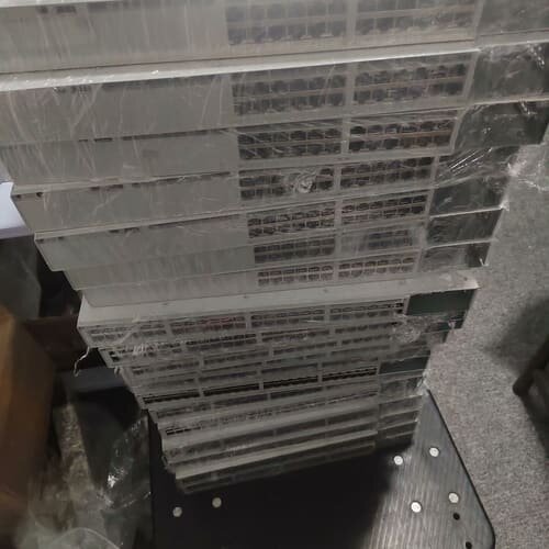 C9300-24H-E原装二手,单电,测试完好,成色还可以,--议价商品