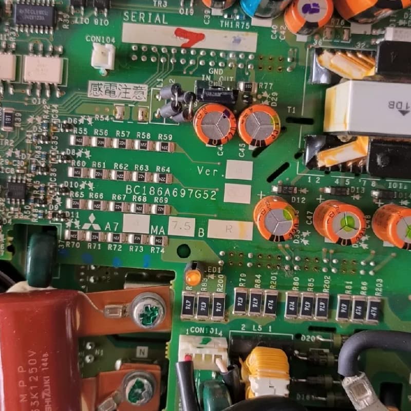 出一块全新三菱A740-7.5KW变频器电源驱动板。保证全新--议价商品