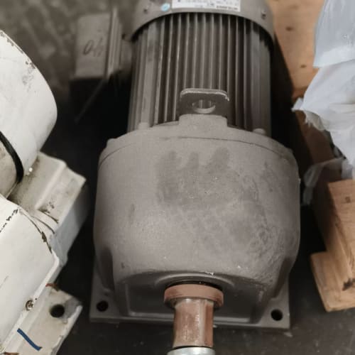 正宗日本三菱电机功率750W1:40全新的--议价商品