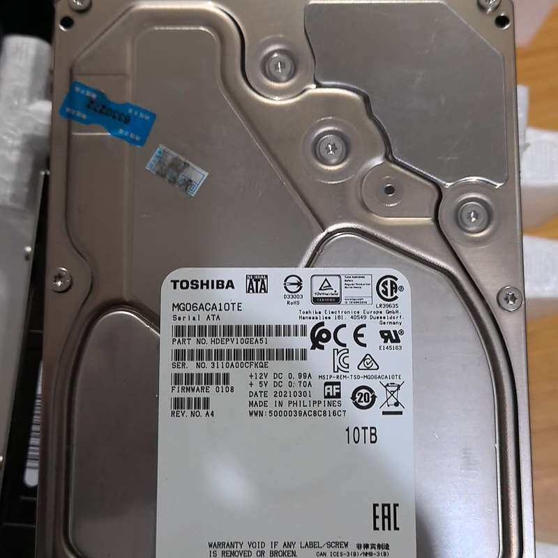 东芝10TB企业级硬盘，型号MG06SCA10TE，3.5寸--议价商品