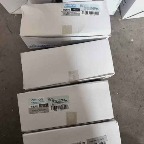 XW2R-P34G-C4 接线端子 全新--议价商品