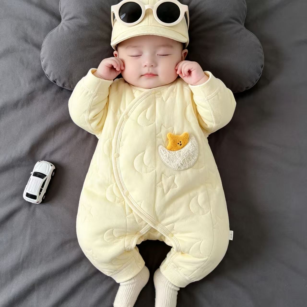 高档婴儿连体薄棉袄绗棉秋冬