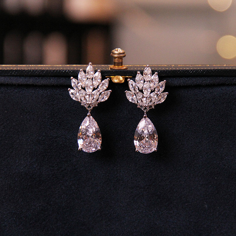 超闪锆石水滴耳环轻奢气质