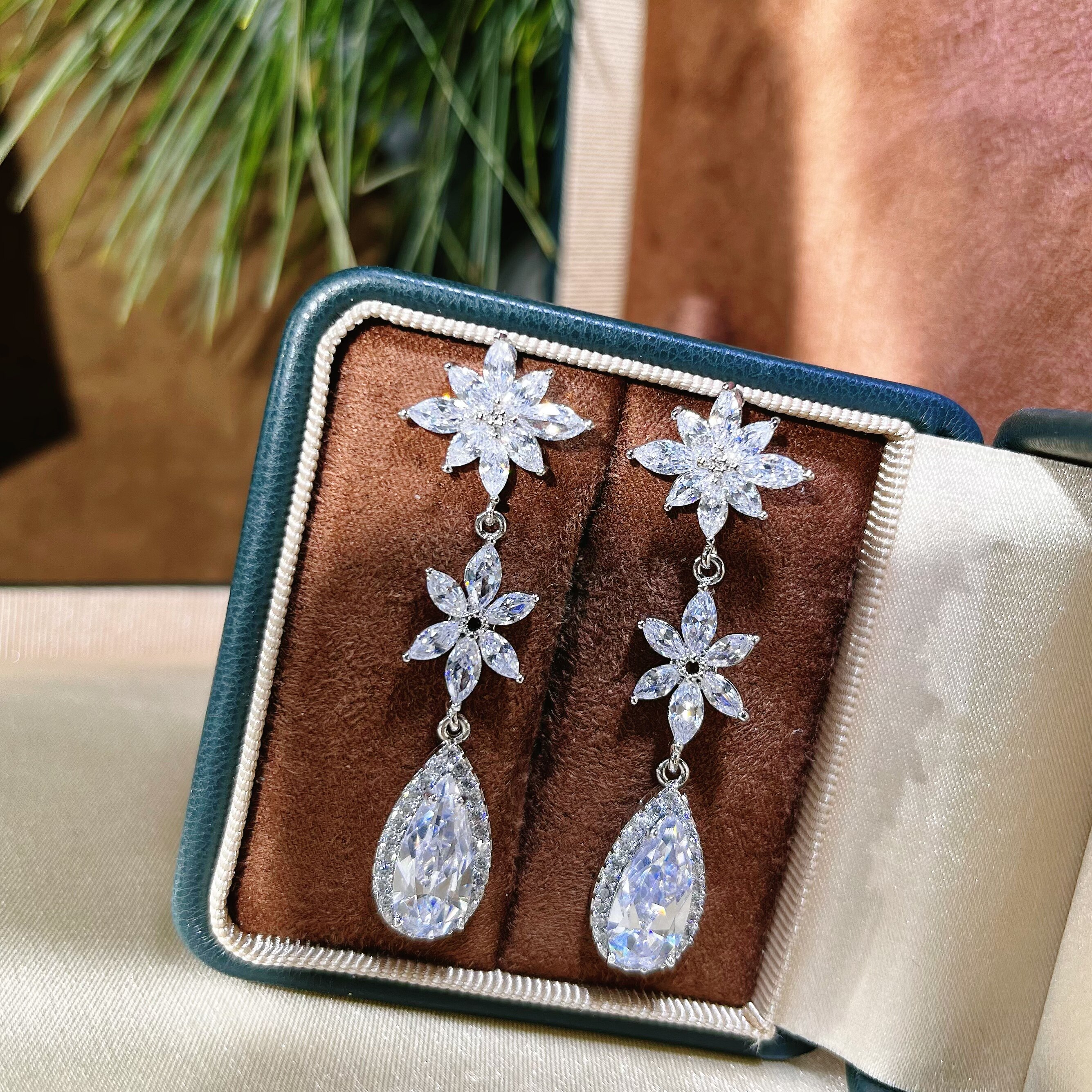 锆石流苏长耳坠宴会礼服婚纱气质耳饰轻奢镶钻耳钉高级感超闪配饰