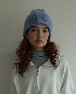 羊毛线。小头围灰色羊毛线帽子女秋冬季保暖护耳防风冷帽针织帽