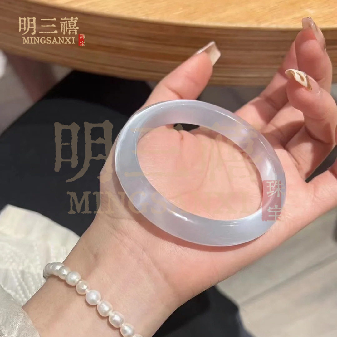 天然高冰白月光荔枝冻玛瑙女圆条猫眼石玉髓玉镯翡翠手镯