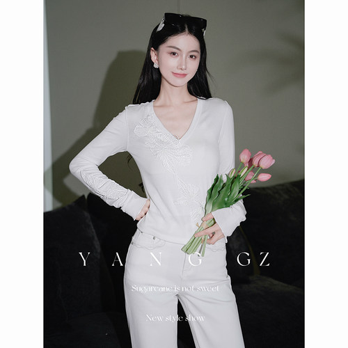 气质百搭纯色长袖打底上衣女