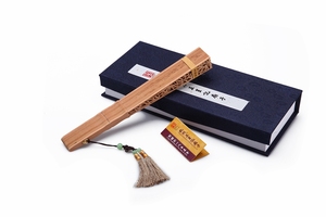 王星记檀香扇子高档红檀木扇女 中国风工艺礼品 女式镂空礼盒折扇