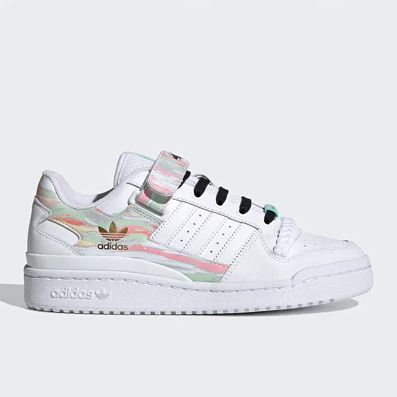 阿迪达斯女子休闲运动板鞋