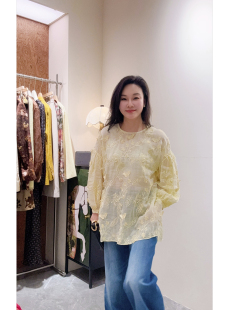 安西娅 重工刺绣蕾丝衫