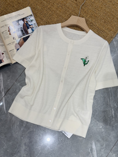 安西娅 立体铃兰花针织短袖上衣