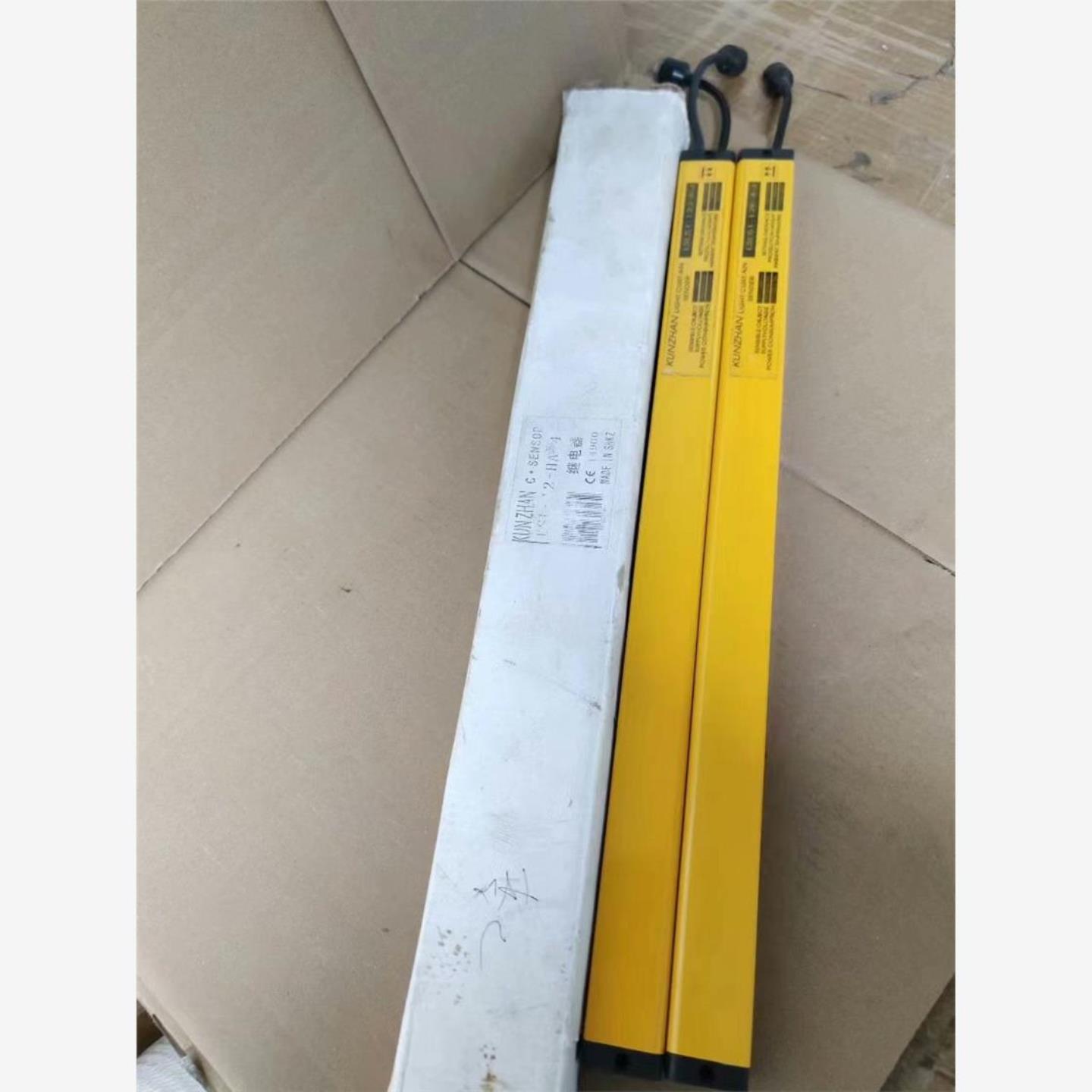 上海坤展安全光幕安全光栅型号LSL51-12F-4-JL