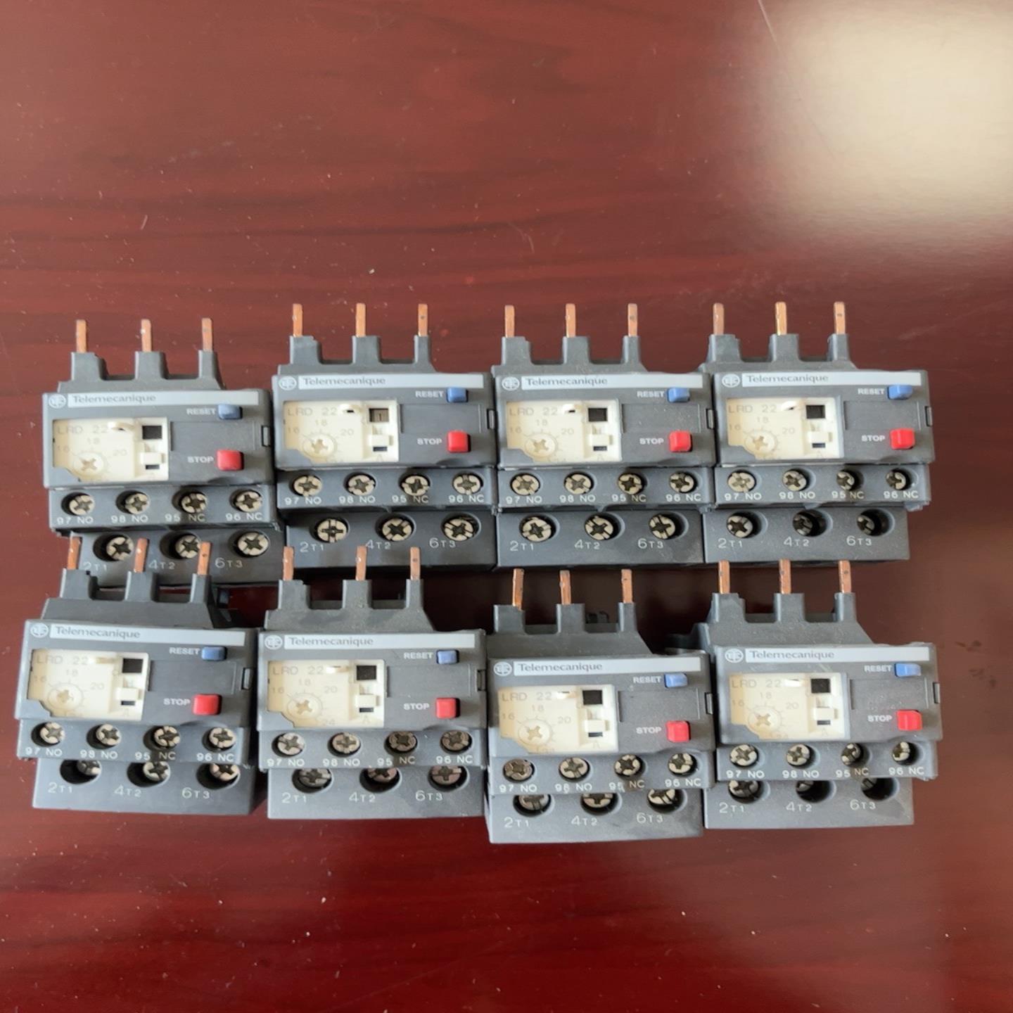 LRD22KN热继电器8个无保原保装东西是好的图