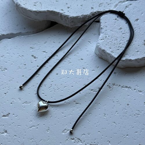 小众S925纯银素银爱心吊坠黑色蜡皮绳抽拉可调节设计叠戴项链