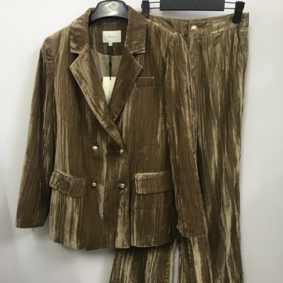 IDOLE奕多 高级感复古金丝绒光泽感休闲宽松西装外套+长裤 S/M码