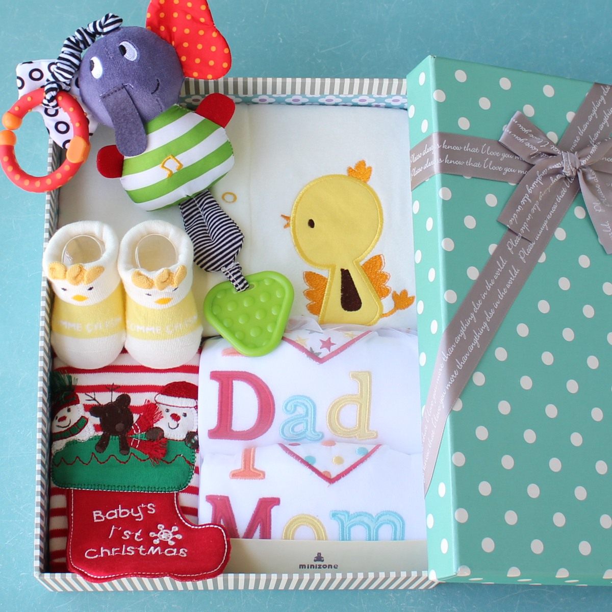 Coffret cadeau pour bébé - Vêtements + Fournitures - Ref 1953896 Image 1