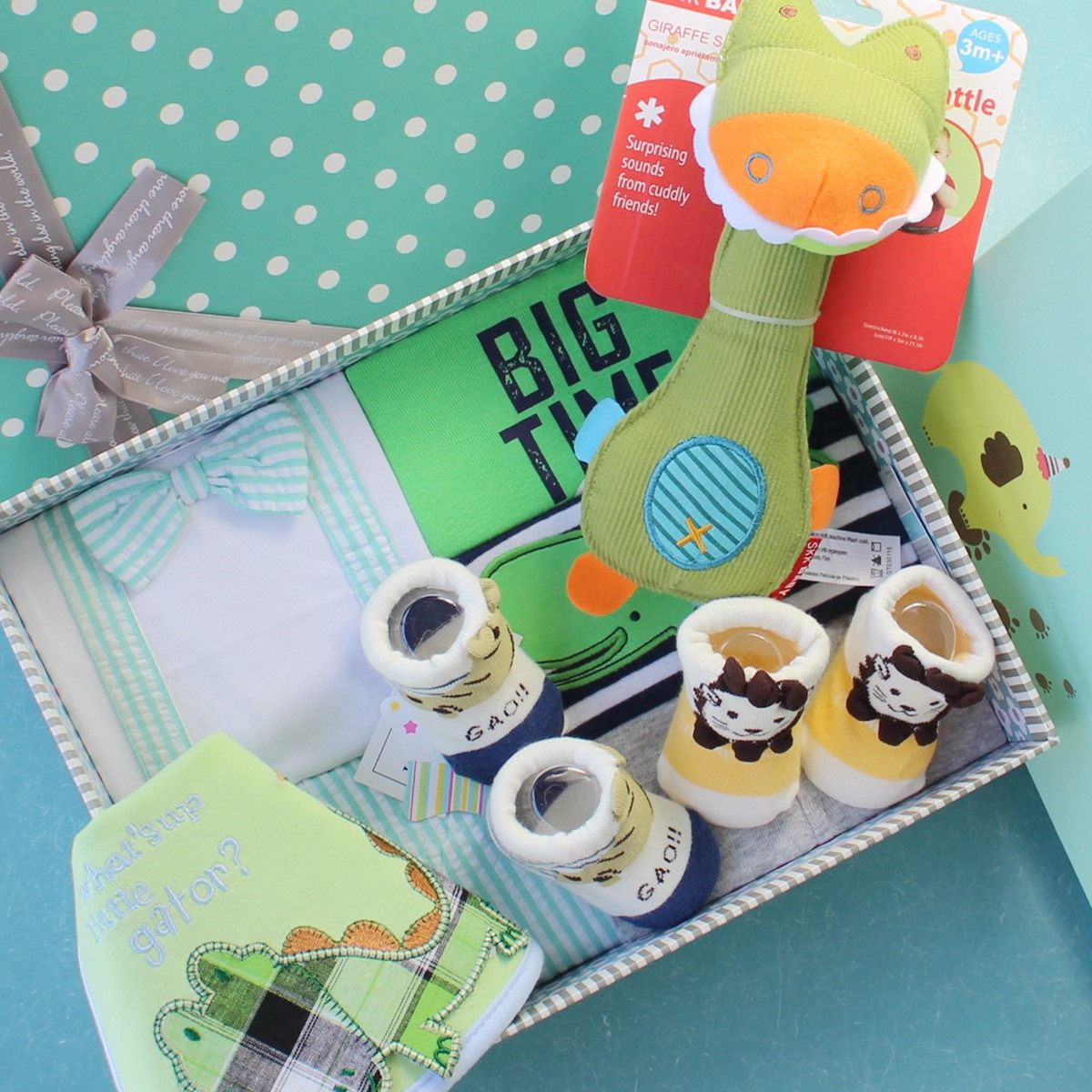 Coffret cadeau pour nouveau-né - Vêtements + Fournitures - Ref 1977552 Image 1