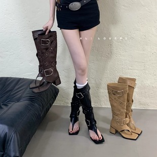 夹脚西部牛仔裤 2025年新款 管靴女铆钉皮带扣靴子高筒靴粗跟中跟潮
