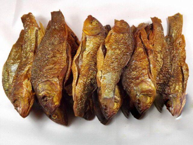 湖南新化特产农家自养田鱼火焙鱼干烟熏鱼仔田鱼干特色菜